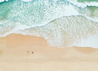12 Ways To Create The Perfect Day At The Beach (While Staying Safe) 12-ways-to-create-the-perfect-day-at-the-beach-(while-staying-safe)