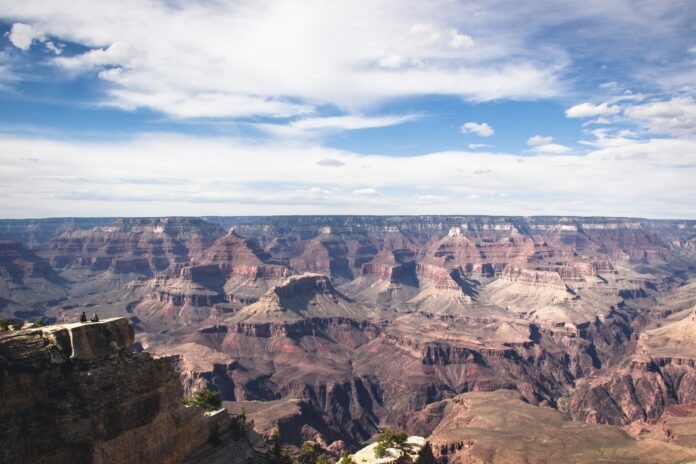 Touring the 7 Natural Wonders of the World: All You Need to Know touring-the-7-natural-wonders-of-the-world:-all-you-need-to-know