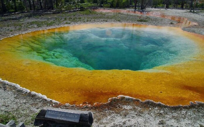 Tour Guide to Yellowstone National Park – Weekend Getaway For Nature Lover tour-guide-to-yellowstone-national-park-–-weekend-getaway-for-nature-lover