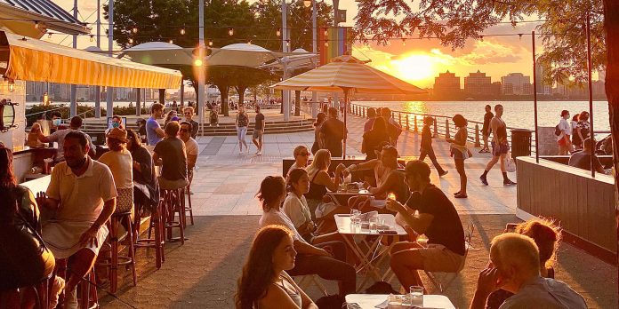 The 10 Best Waterfront Restaurants & Bars in New York Right Now the-10-best-waterfront-restaurants-&-bars-in-new-york-right-now