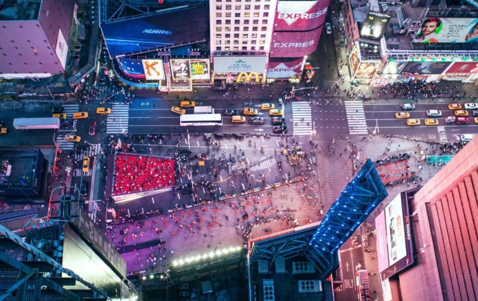 The 9 Best Hotels with Ball Drop View in NYC the-9-best-hotels-with-ball-drop-view-in-nyc