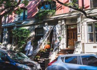 Amazing Halloween Decorations in New York amazing-halloween-decorations-in-new-york