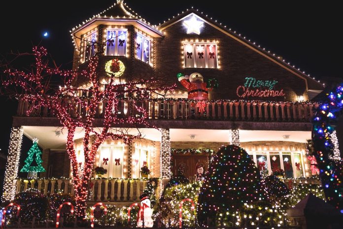 Dyker Heights Christmas Lights 2022: Everything You Need to Know dyker-heights-christmas-lights-2022:-everything-you-need-to-know