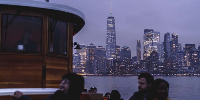 The 8 Best New Year’s Eve Cruises in New York 2022 the-8-best-new-year’s-eve-cruises-in-new-york-2022