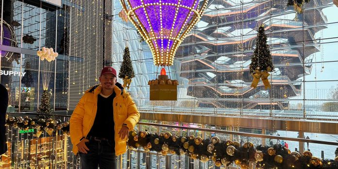 When does NYC take down Christmas decorations? when-does-nyc-take-down-christmas-decorations?
