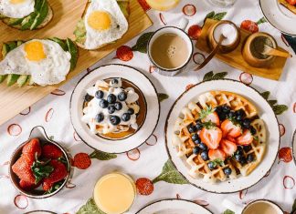 Bottomless Brunch in Brooklyn: 18 Amazing Spots to Sip, Savor and Repeat! bottomless-brunch-in-brooklyn:-18-amazing-spots-to-sip,-savor-and-repeat!