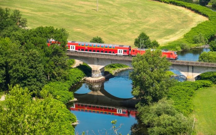 Ride Into Autumn Splendor – America’s Top Scenic Fall Foliage Train Rides ride-into-autumn-splendor-–-america’s-top-scenic-fall-foliage-train-rides